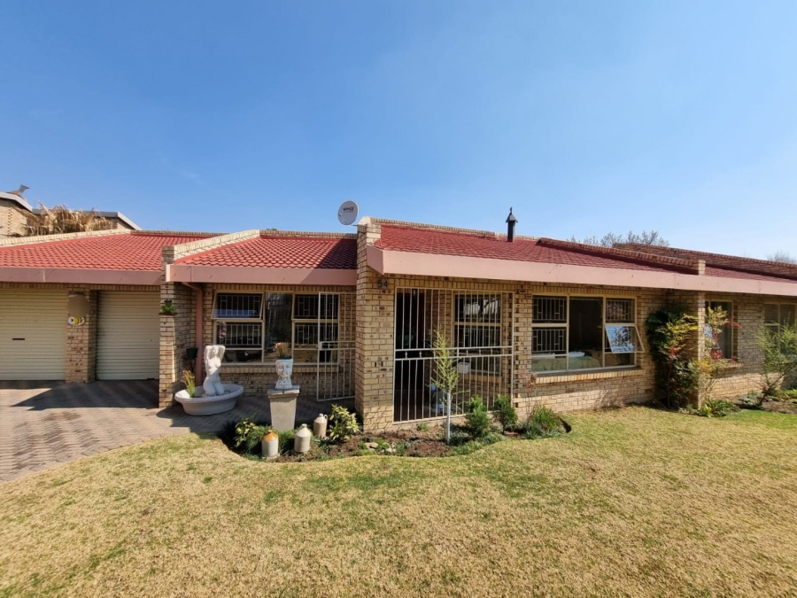 4 Bedroom Property for Sale in La Provance Free State